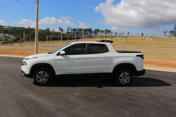 FIAT TORO 1.8 16V EVO FLEX FREEDOM OPEN EDITION AT6